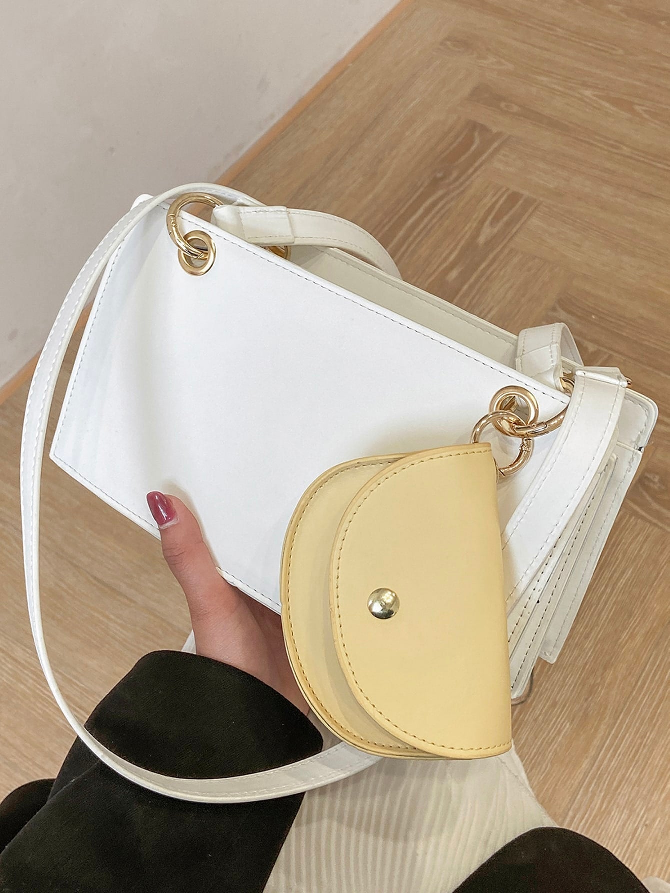 Solid Shoulder Bag With Pouch