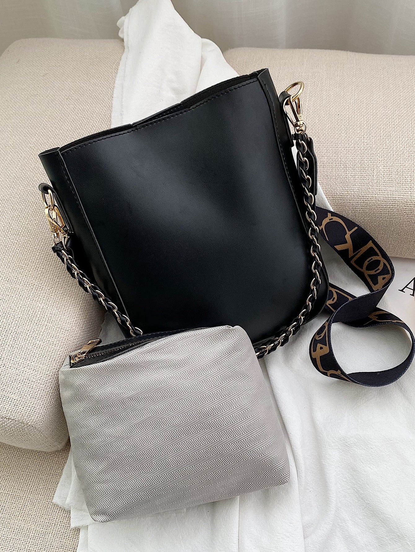 Minimalist Chain Shoulder Bag