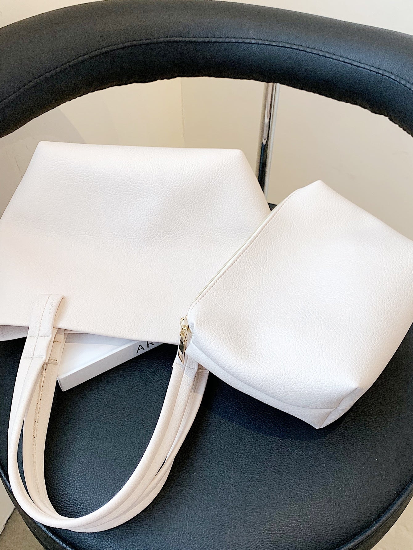 Minimalist Tote Bag With Inner Pouch