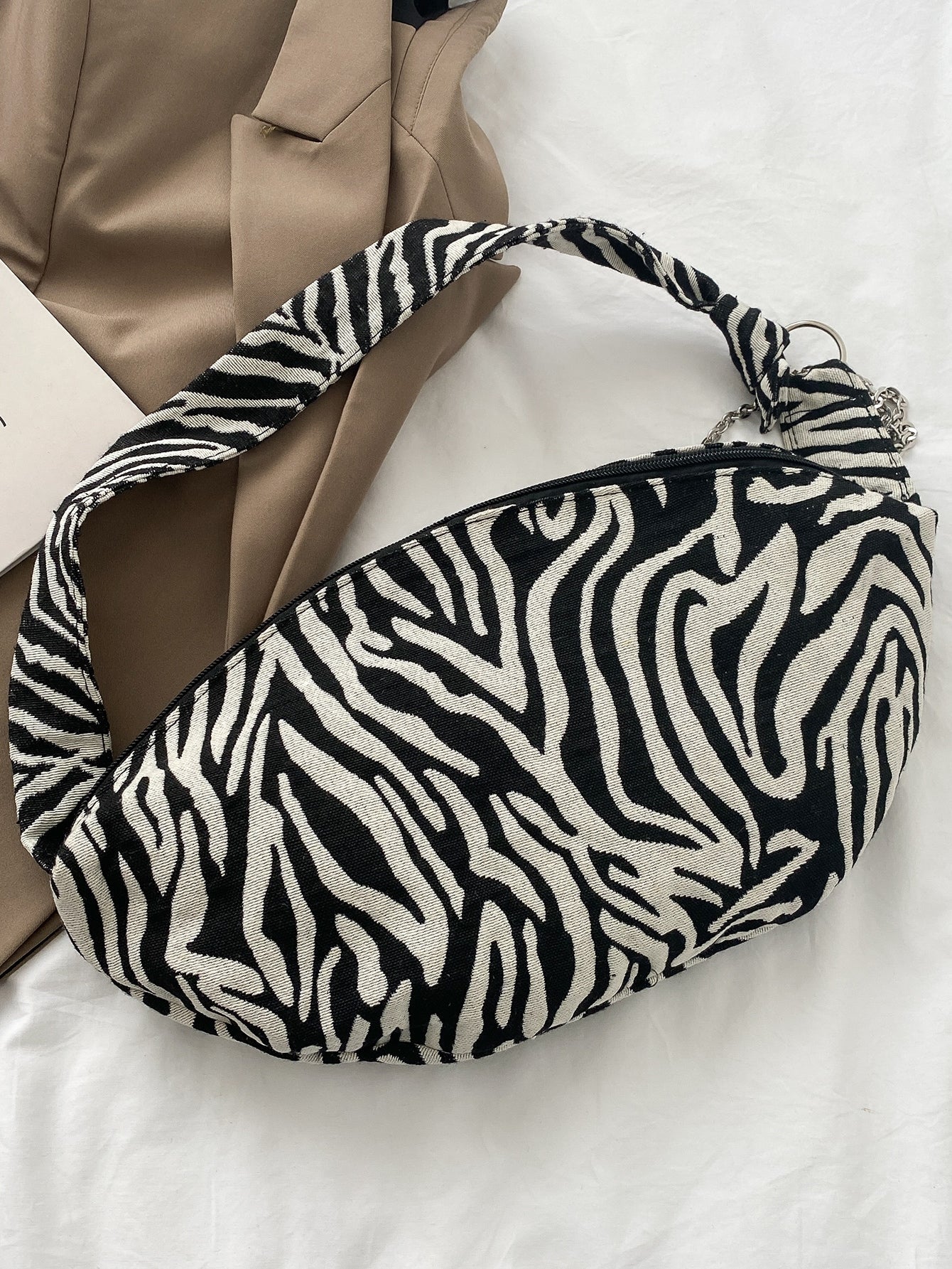 Zebra Striped Pattern Chain Decor Fanny Pack