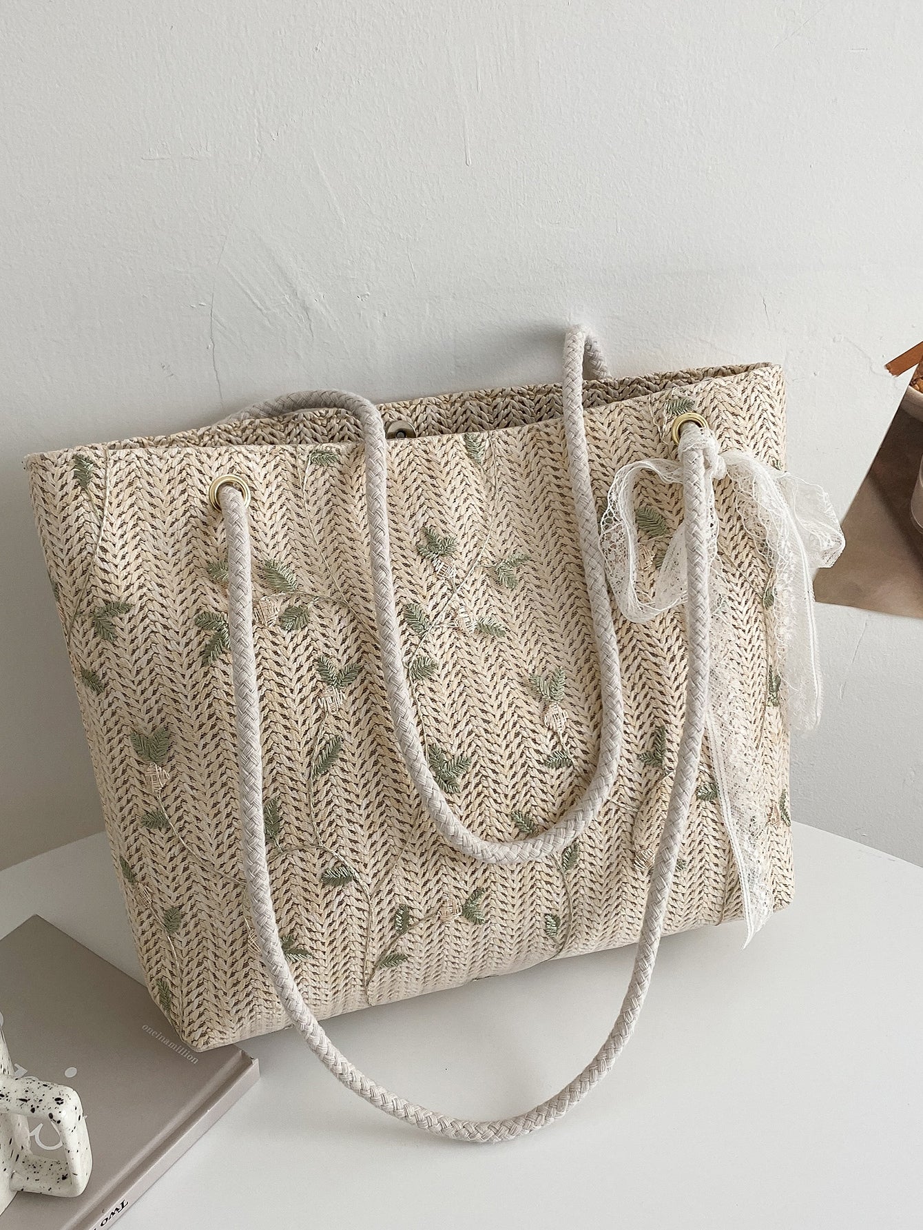 Leaf Embroidery Straw Tote Bag