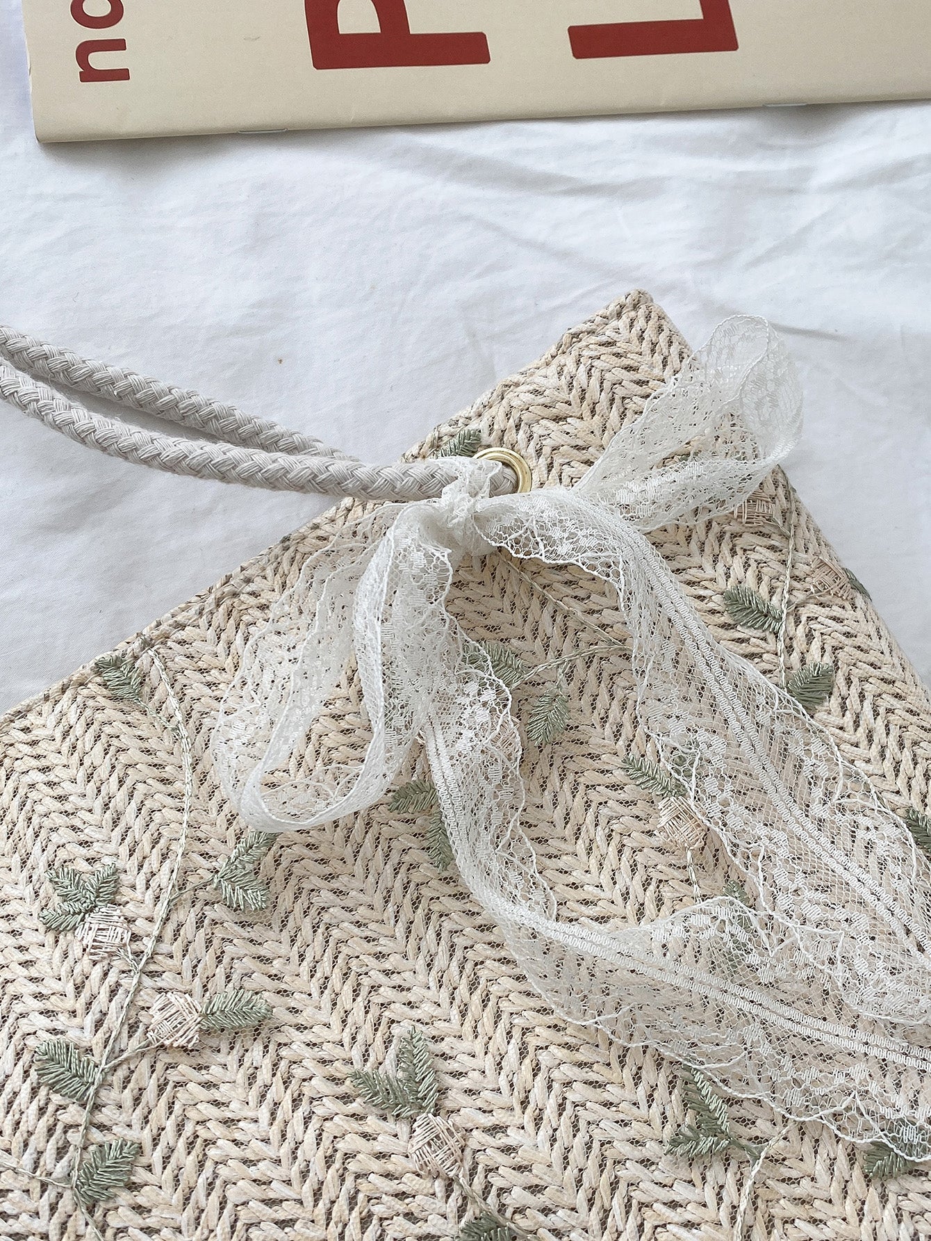 Leaf Embroidery Straw Tote Bag
