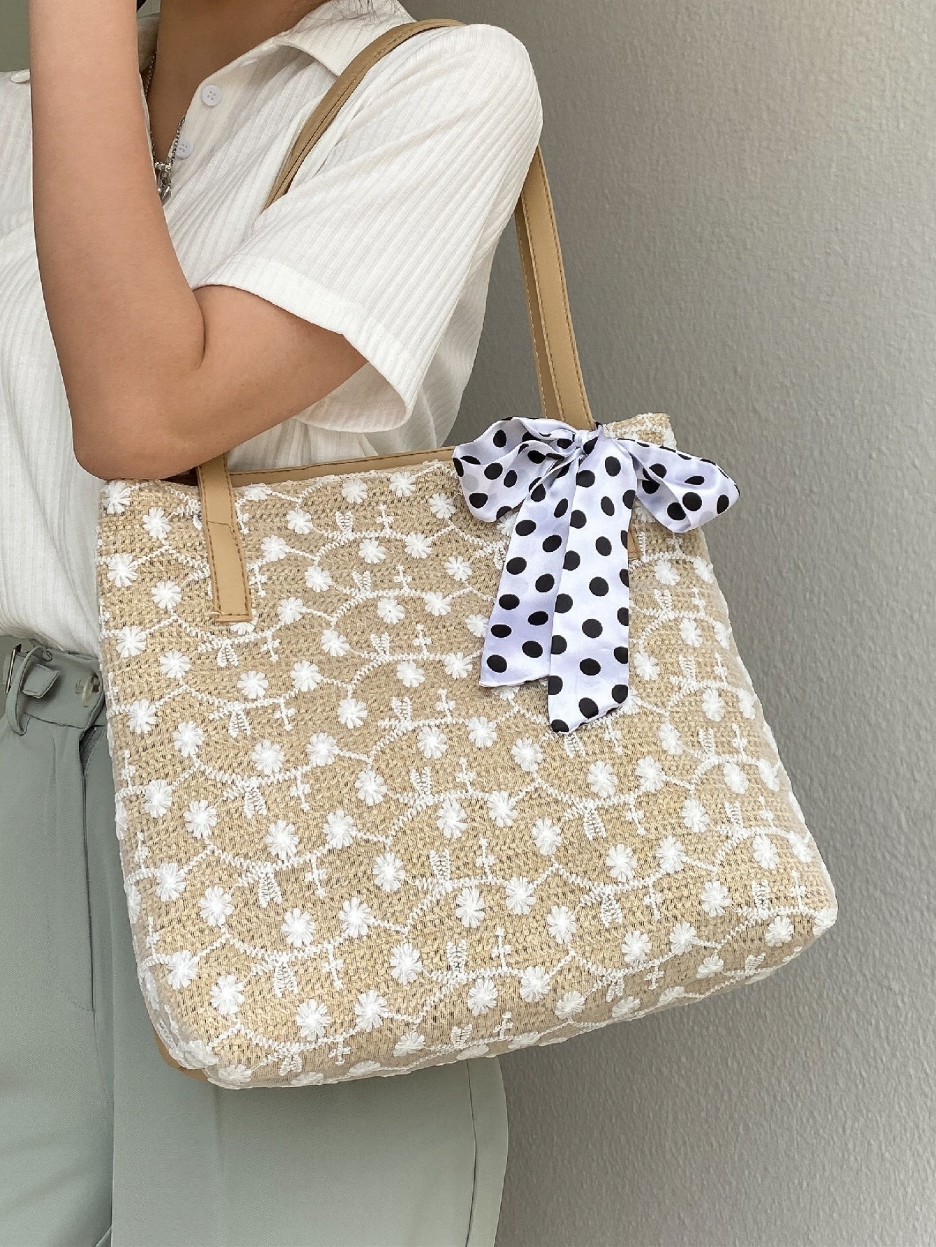 Flower Pattern Woven Tote Bag