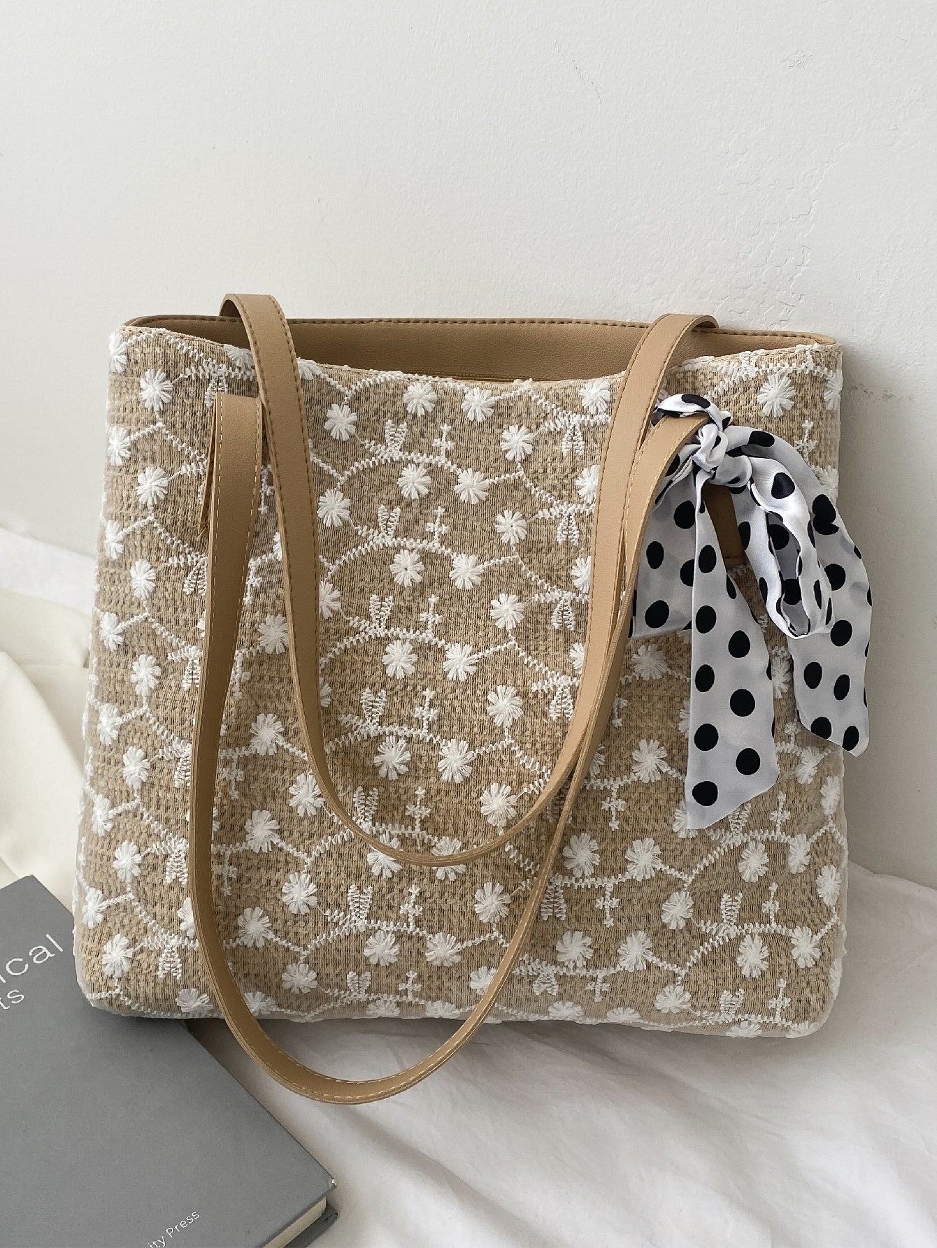 Flower Pattern Woven Tote Bag