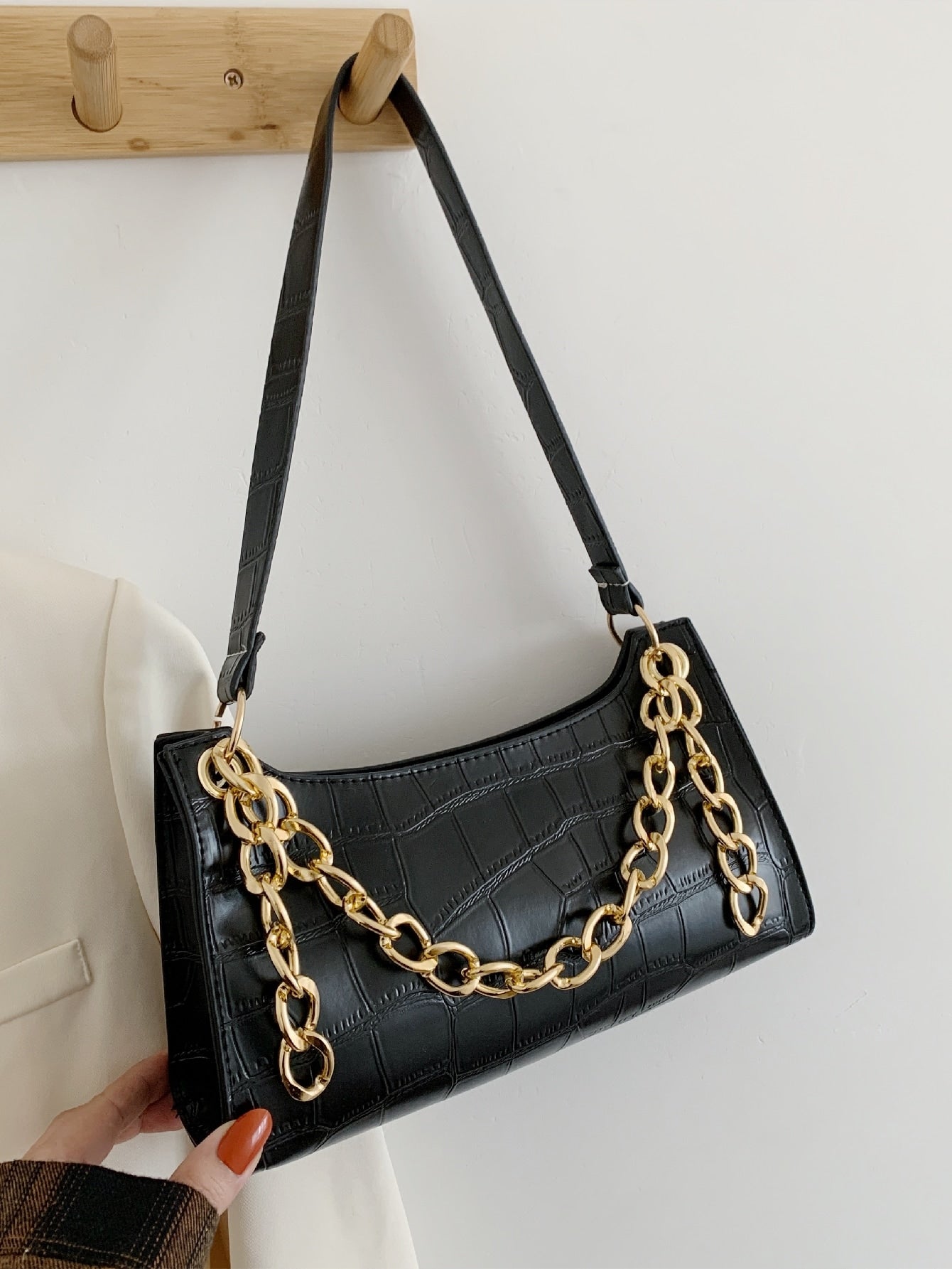 Croc Embossed Chain Decor Shoulder Bag