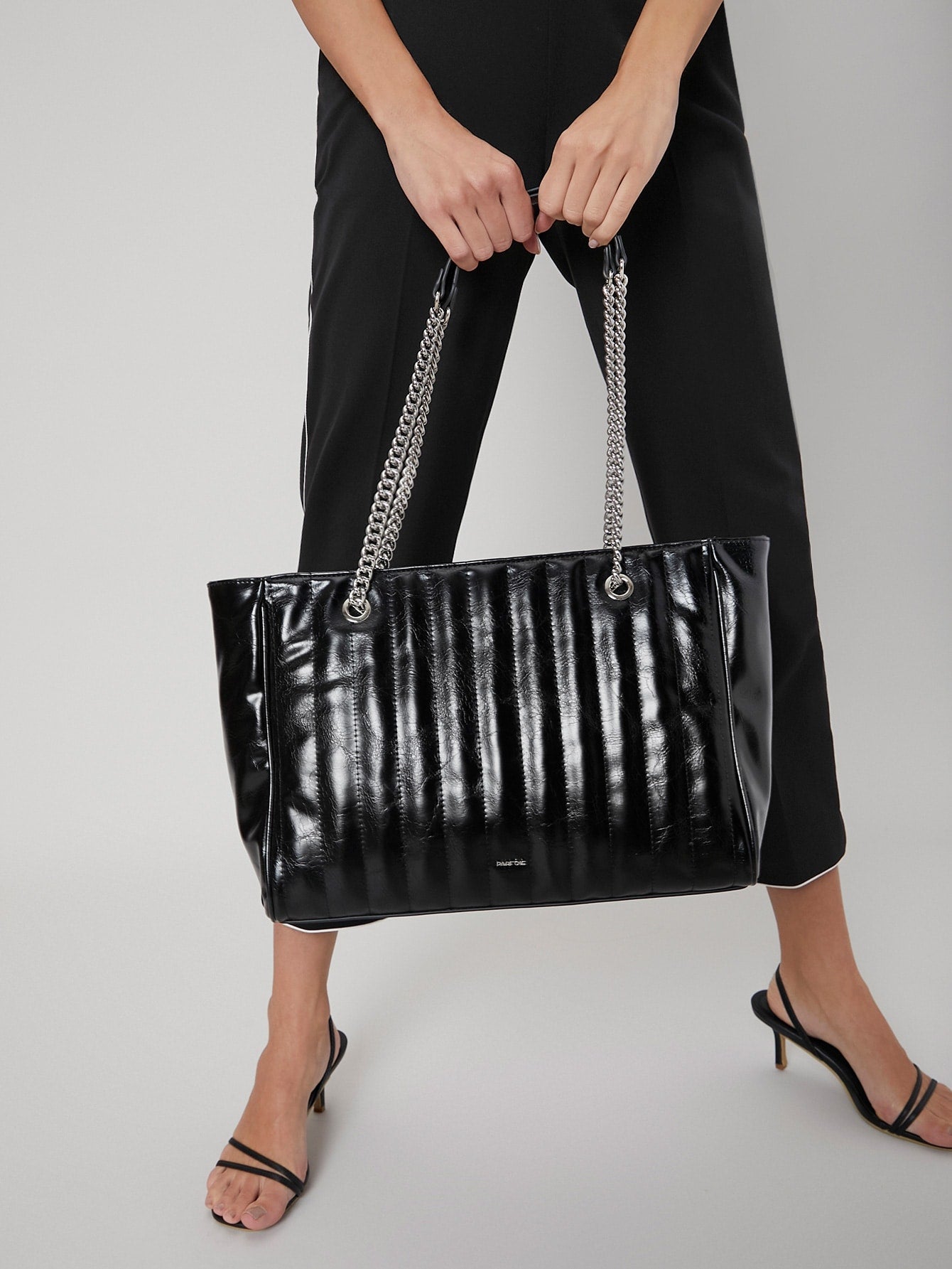 MOTF PREMIUM QUILTED CHAIN TOTE BAG