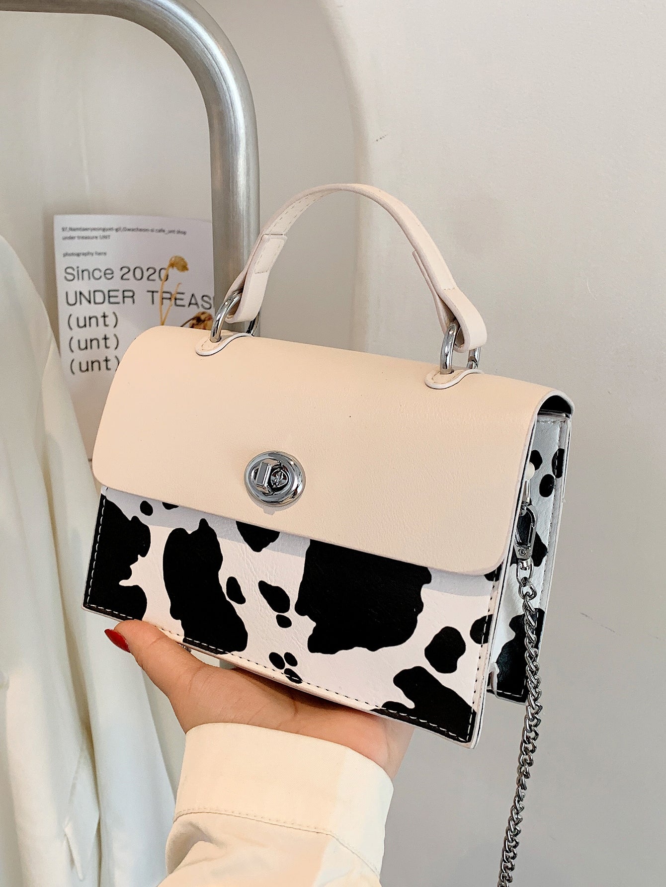 Cow Pattern Twist Lock Chain Bag