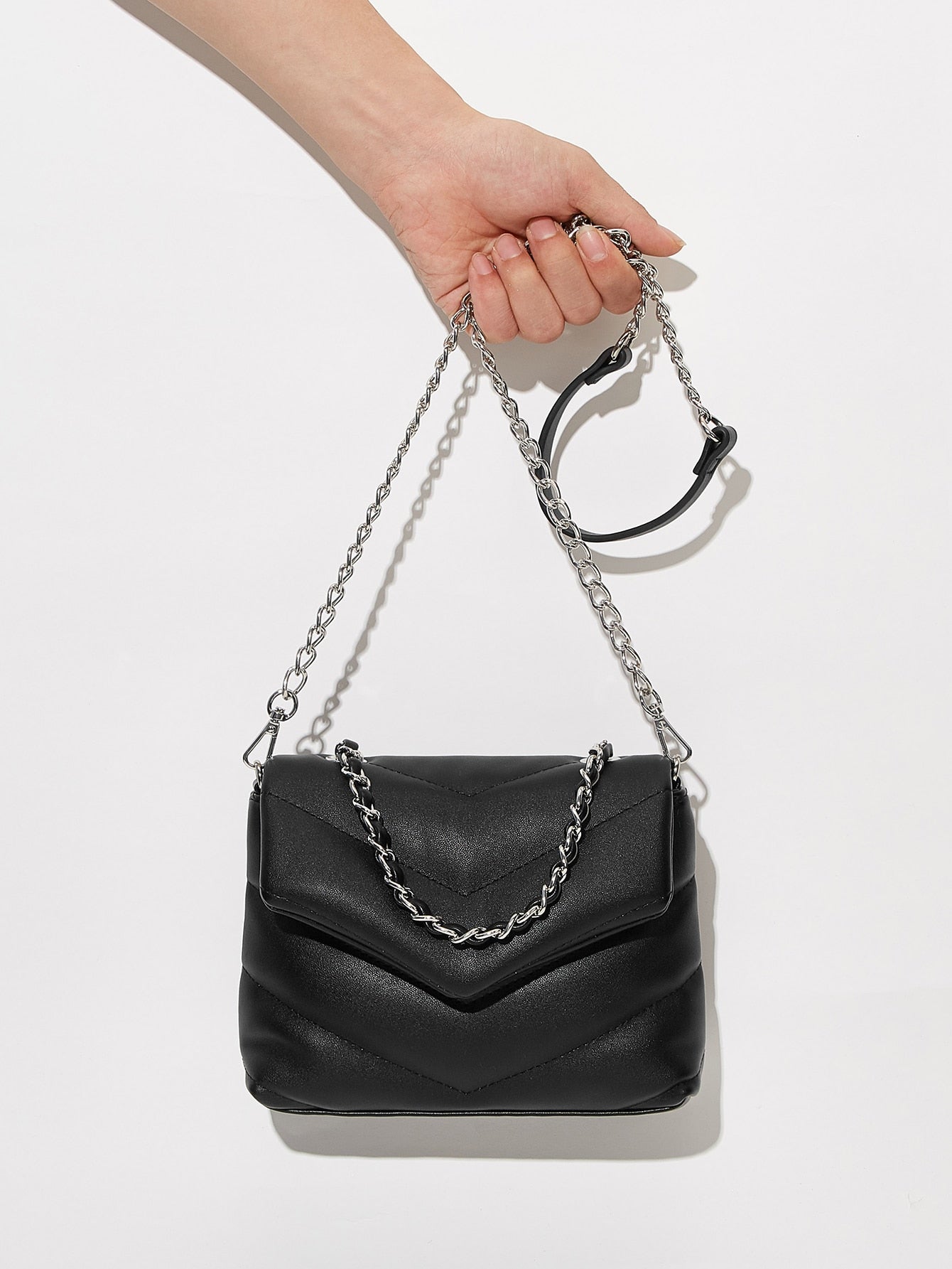 MOTF PREMIUM CHEVRON CHAIN SHOULDER BAG