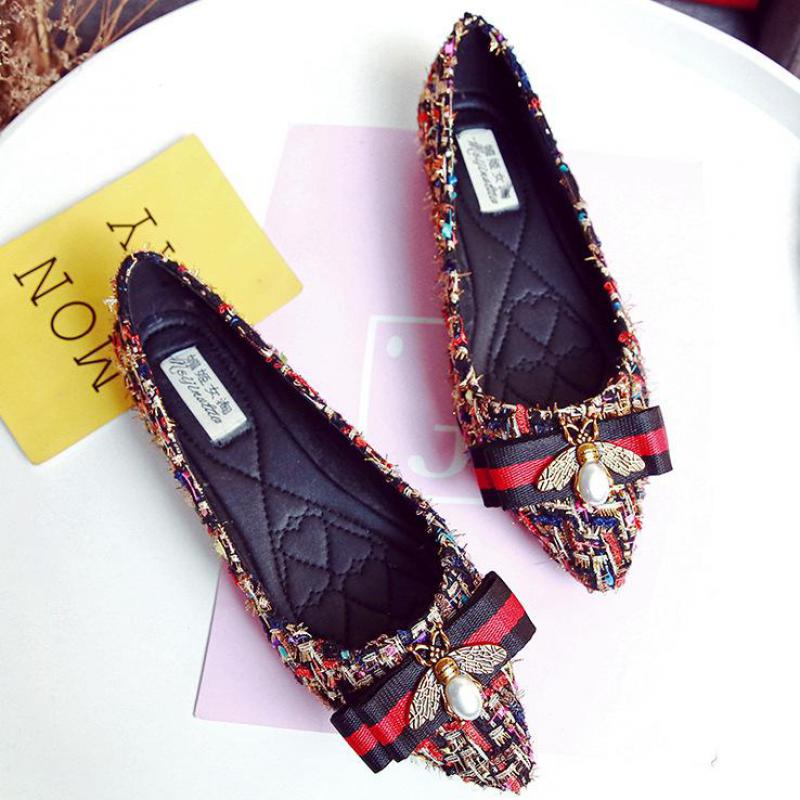 Breathable Bee Decoration Rhinestone Pointed Toe Women Flat Shoes