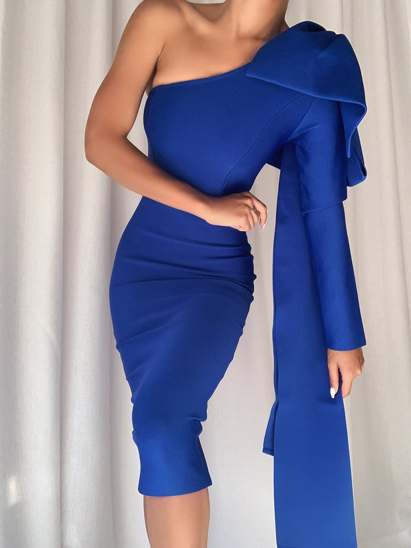 GIGI Wade One Shoulder Midi Dress in Blue