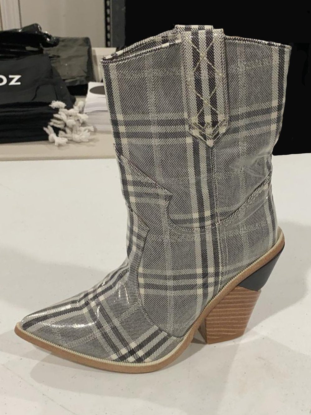 Cutwalk Mid Boots in Plaid Gray