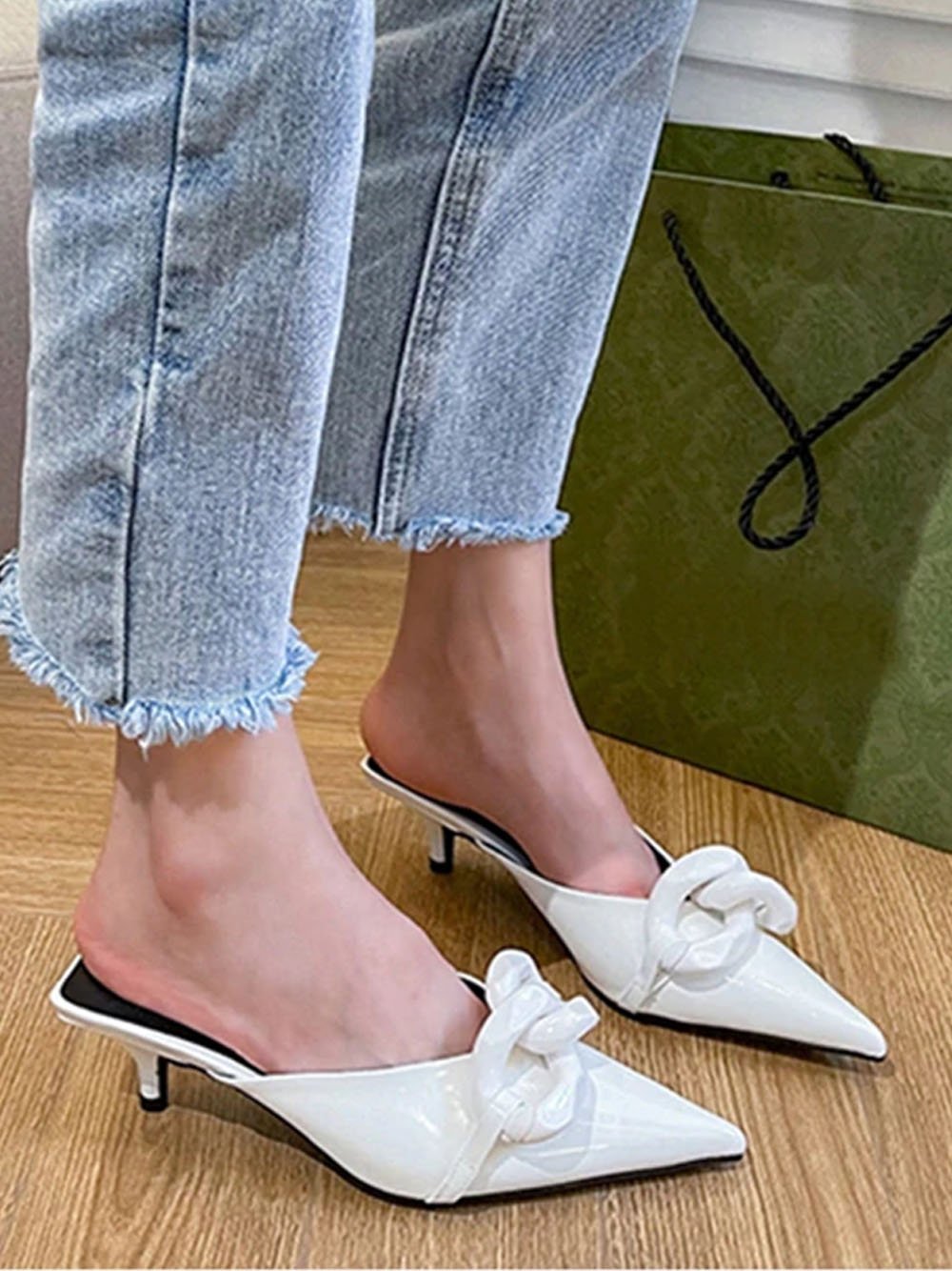CANDY Pointed Toe Slides in White