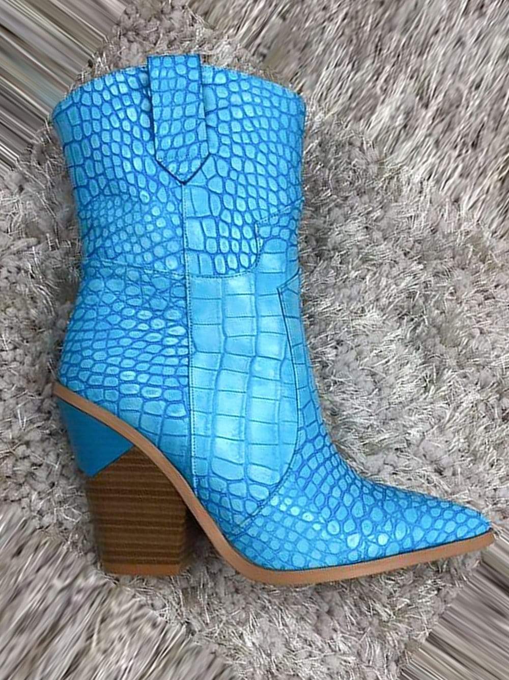 Cutwalk Mid Boot in Blue