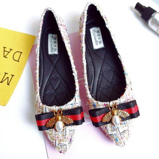 Breathable Bee Decoration Rhinestone Pointed Toe Women Flat Shoes